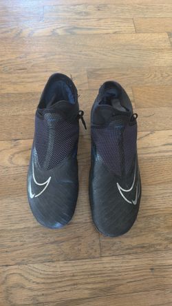Men’s boys phantom gx soccer cleats size 8.5