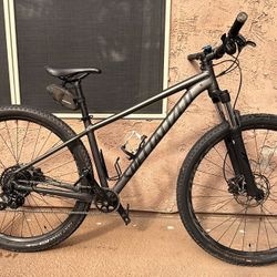 Specialized Rockhopper 29er. Medium. Tubeless