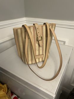 Like New Dooney And Bourke Handbags