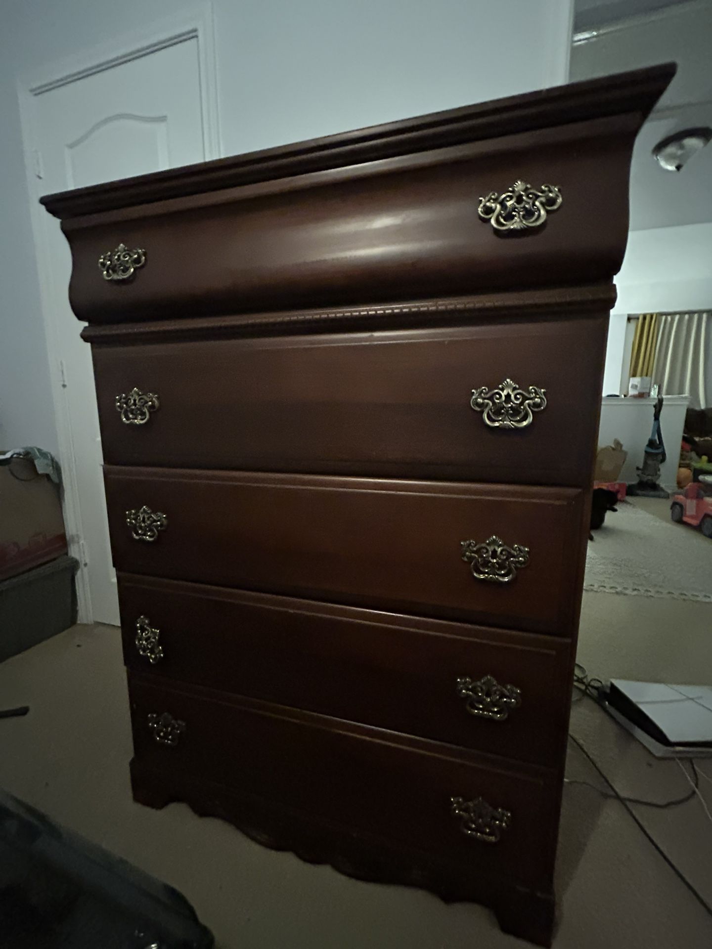60 dresser Jarin 60