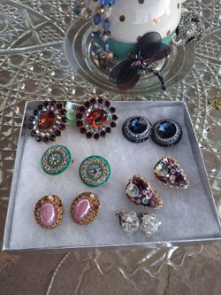 Vintage 6 pair earrings 2 Brooches,  1 necklace 1 hair clip