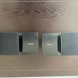Bose 161 Bookshelf speakers 