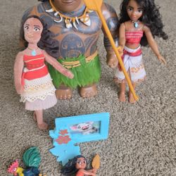 Moana  and Maui dolls