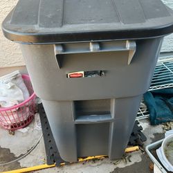 Bucket for saltwater fish tank $45