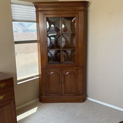 China Cabinet And Buffet (Nice)