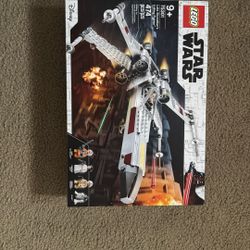 LEGO Star Wars: Luke Skywalker's X-Wing Fighter (75301) New Sealed 