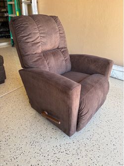 Brown Recliner Chair Condition $80 OBO