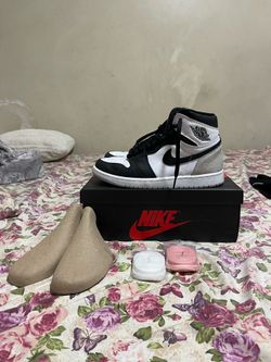 Jordan 1s high retro stage haze “coral bleach” size 9