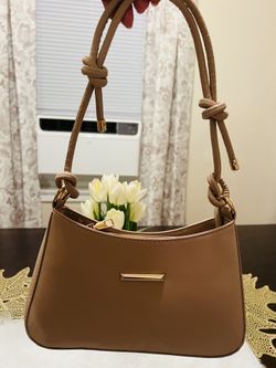 Elegant shoulder bag