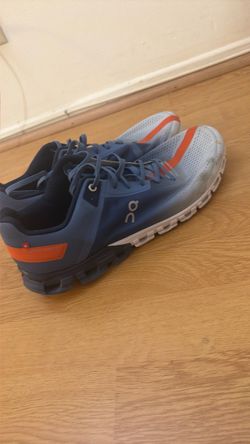 On Cloud  running shoes