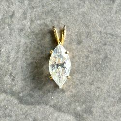 💎 Beautiful marquise-cut diamond or cubic zirconia solitaire pendant with gold or gold tone metal
