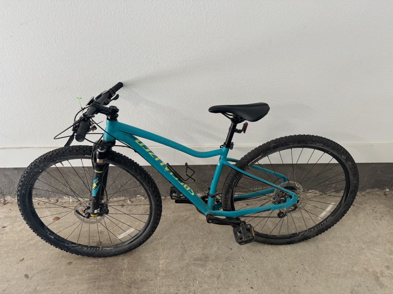 Women’s Mountain Bike Myka Specialized Disc Brakes