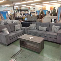 💥 Beautiful Sofa And Loveseat Set 