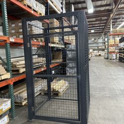Cage- .  big used for anything. animal , lockable 