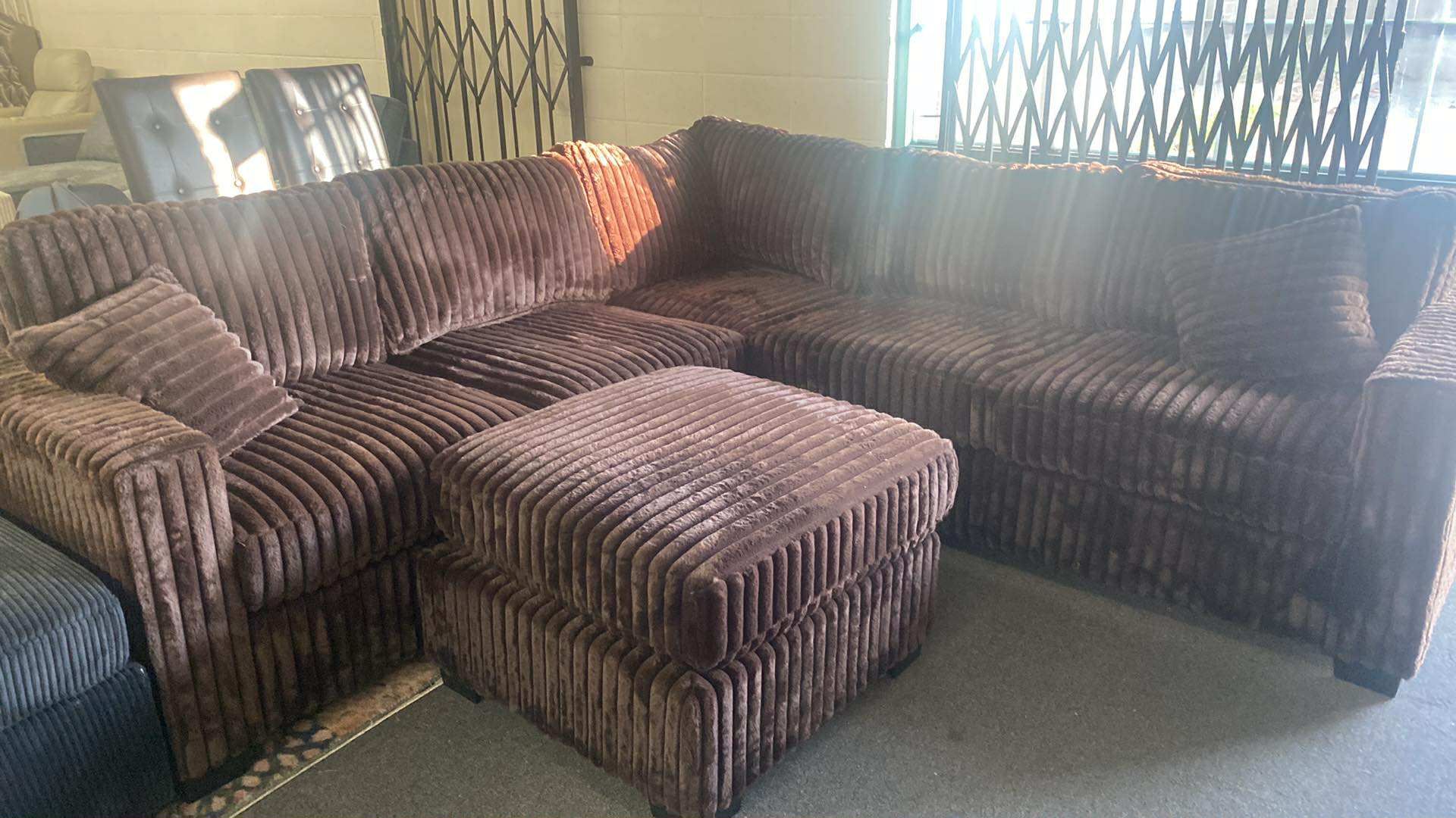New Sectional Couch with Ottoman! Free Delivery 🚚! 