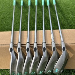 Ladies Callaway Big Bertha Golf Clubs