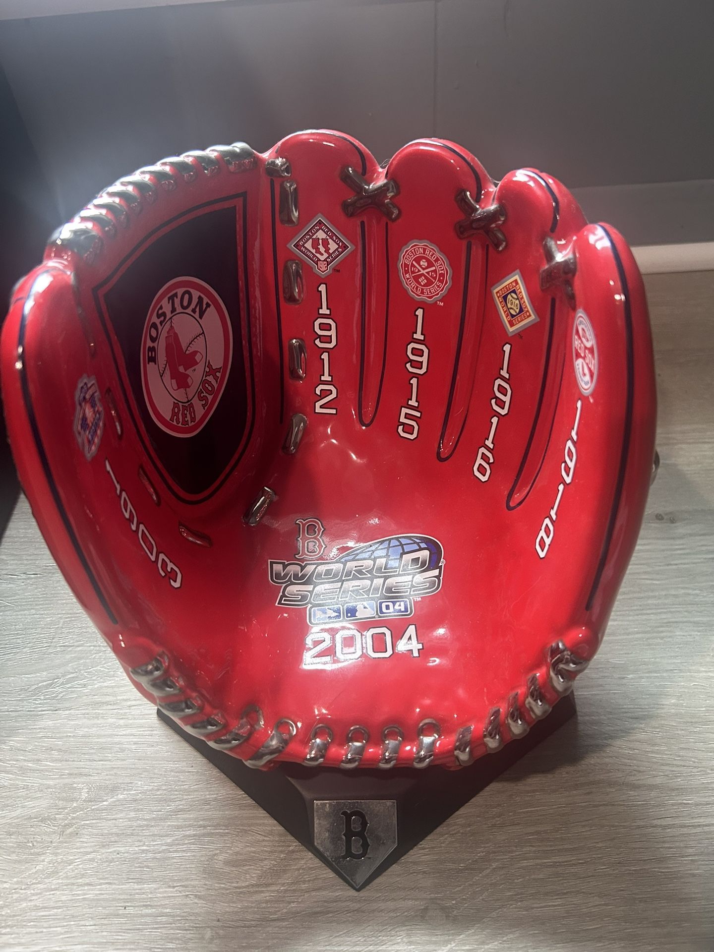 Red Sox Danbury Mint 2004 Commemorative Glove