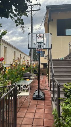 Play22 Portable Basketball Hoop