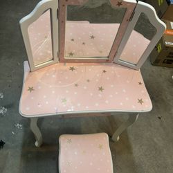 Little Girl’s Vanity