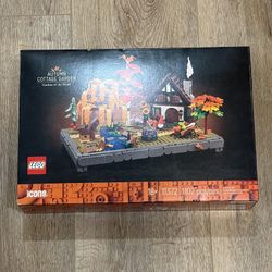 LEGO Icons Autumn Cottage Garden set (11372).  