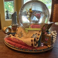 Tinkerbell Snow globe Collectible DisneyWorld
