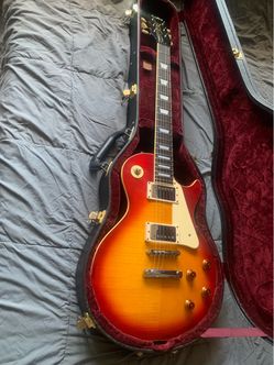 Gibson Les Paul Electric Guitar with Case