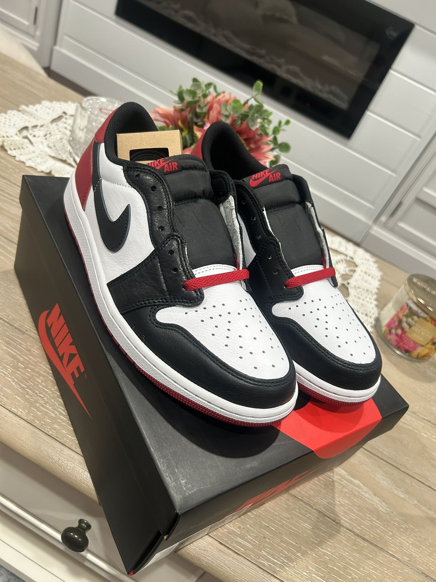 New Retro Nike Air Jordan 1 Low “Black Toe” - size 11