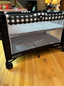 Graco Pack n Play with Bassinet