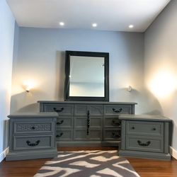 $490/set- 4pc bedroom set - delivery available  