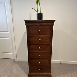 Solid Wood 6 Drawer Dresser