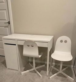 Title: IKEA Kids Desk/Table with 2 Swivel Chairs Set