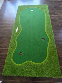 5x10' Premium Indoor/Outdoor Putting Green Mat – Good Condition - Local Pickup Only