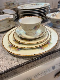 Dinnerware 11 piece setting