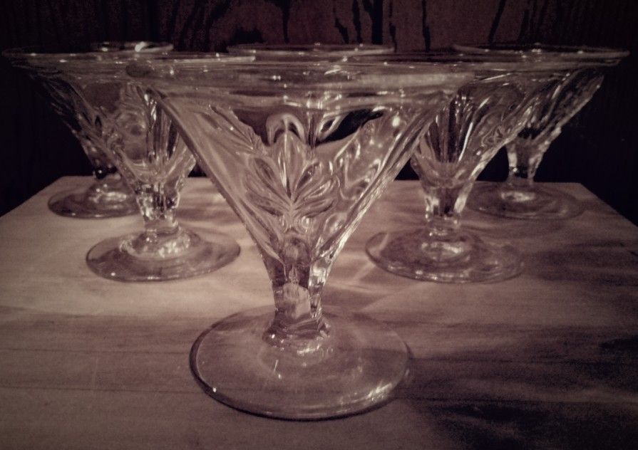 8 Piece Service Crystal/ Martini/desert Glass Set