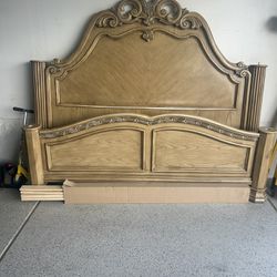 Cali King Bedroom Set 