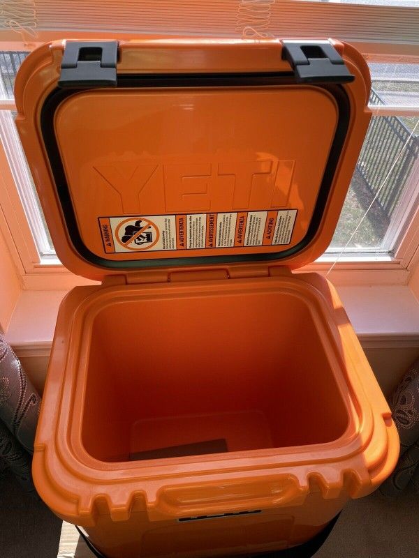 Yeti Roadie 24 Kco King Crab Orange for Sale in San Antonio, TX - OfferUp