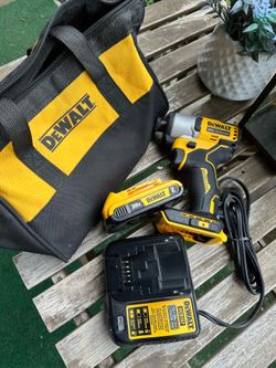 Dewalt impact, battery 2.0ah charger , bag