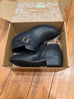 Women’s Boots 7.5