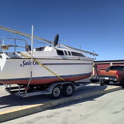 1994 Hunter 26 with 2005 Chevy Avalanche Z71 4x4