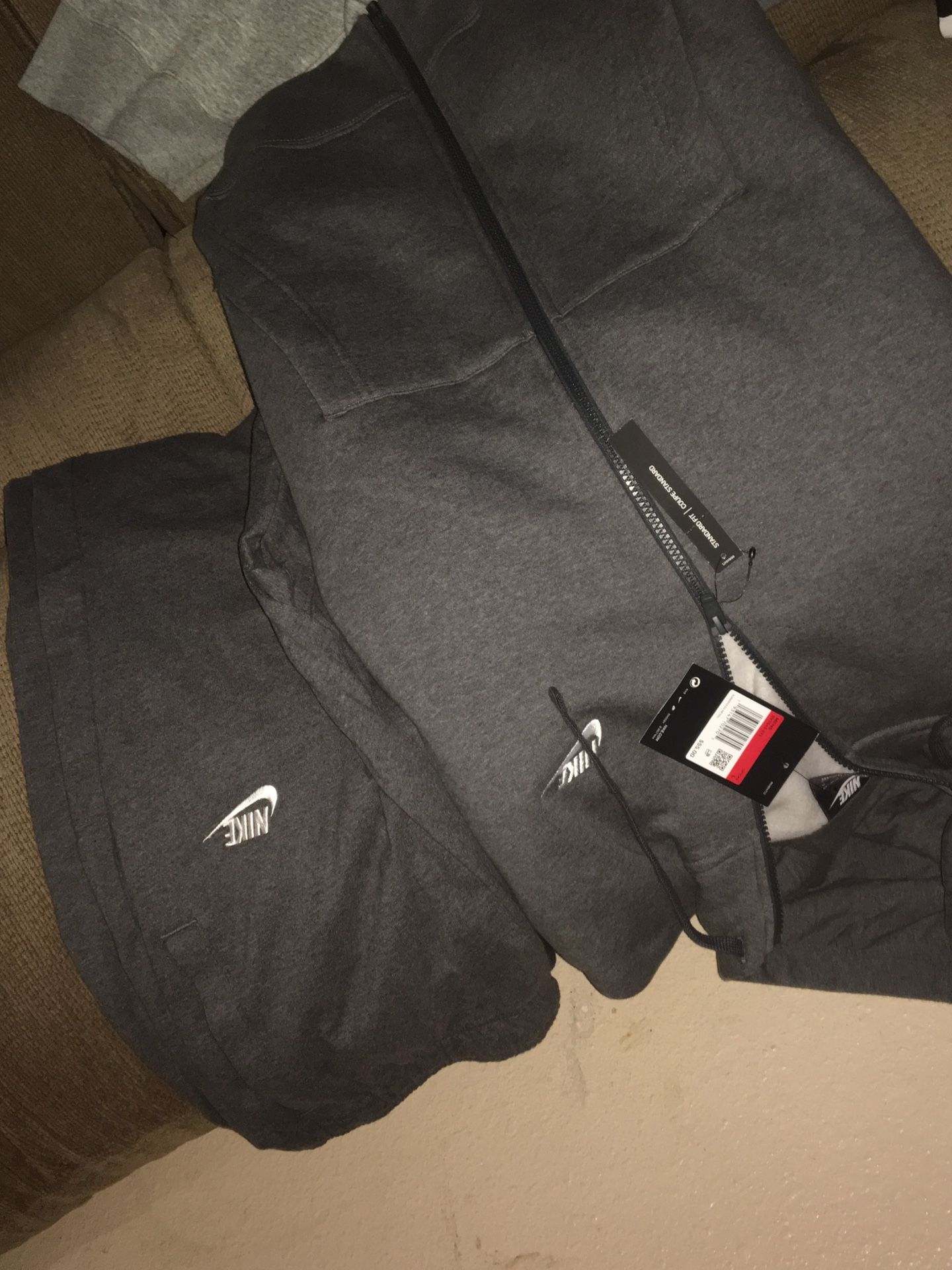 Men’s Nike sweat suit