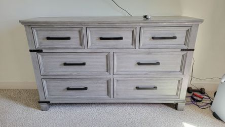 7-Drawer Wood Dresser in Gray Finish