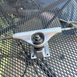 Industrial skateboard trucks