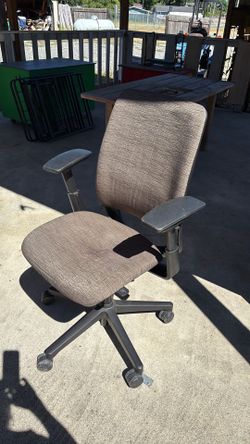 Desk chair