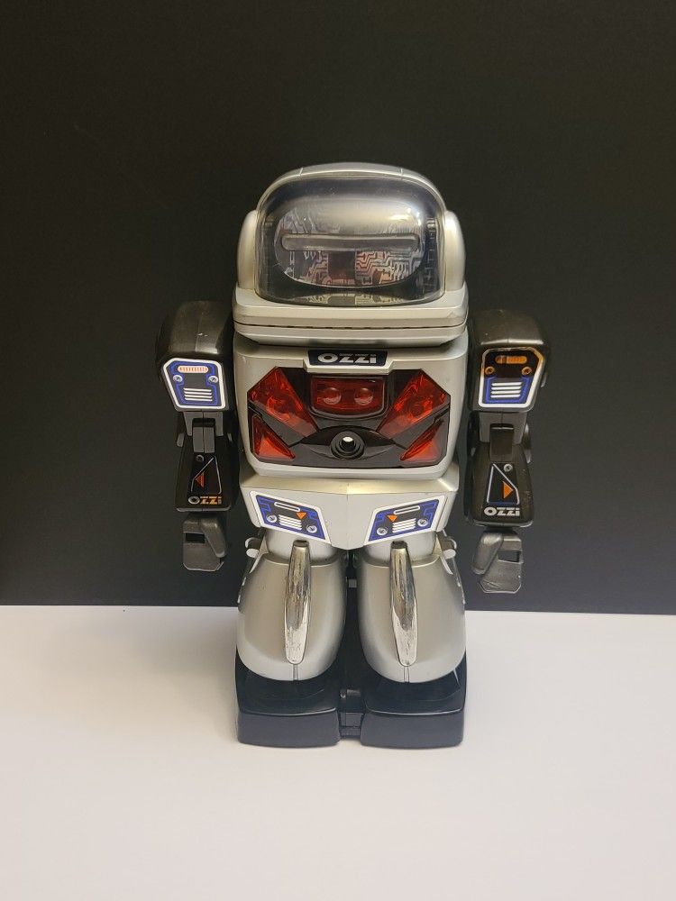 2001 OZZI The Robot Radio Control EZ-Tec For Parts Or Repair See Description