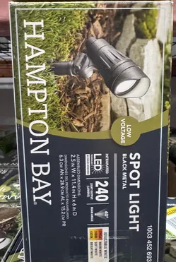 Hampton Bay LED Spot Light 240 Lumens Adjustable