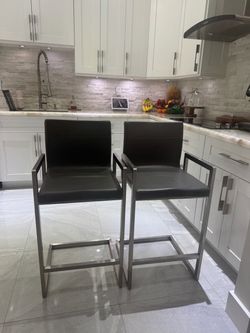 Bar stool