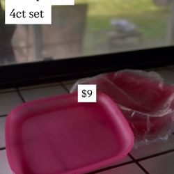 Tupperware Pink Plates 