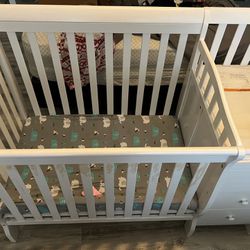 Baby Crib With Changing Table