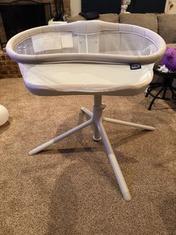 Halo baby swivel bassinet