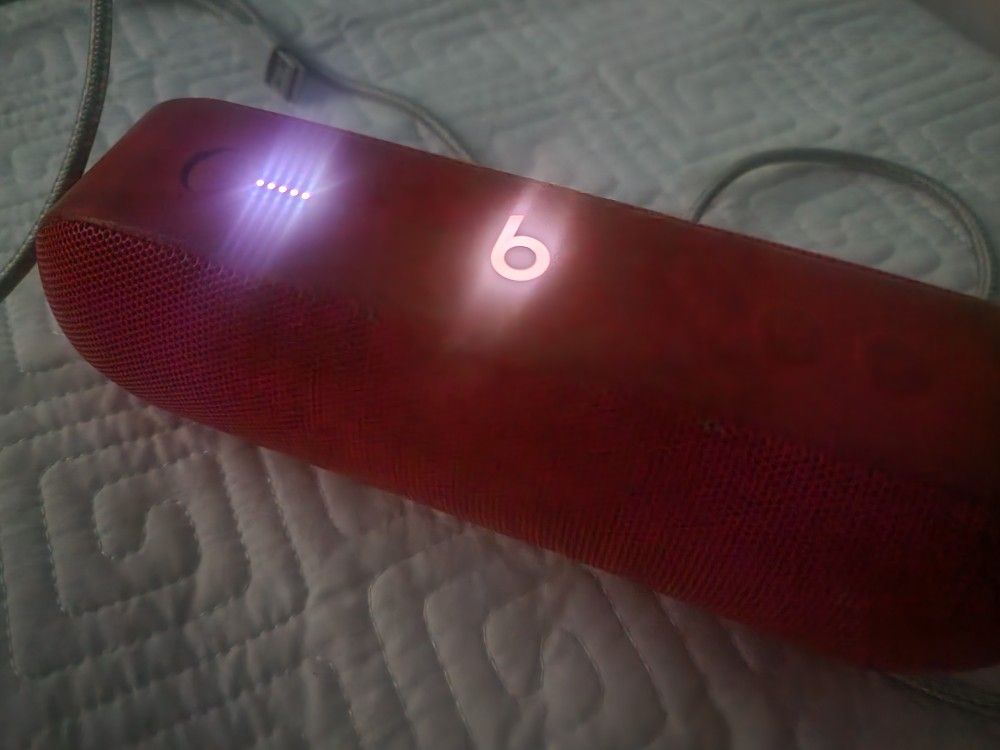 Beats Pill +